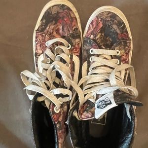 VANS FLORAL HIGH TOPS SIZE 4.5 MENS OR 6 WOMENS